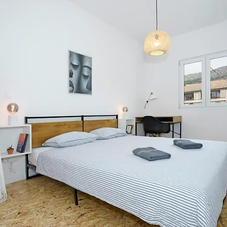 4-star Bianco Apartment Kastela
